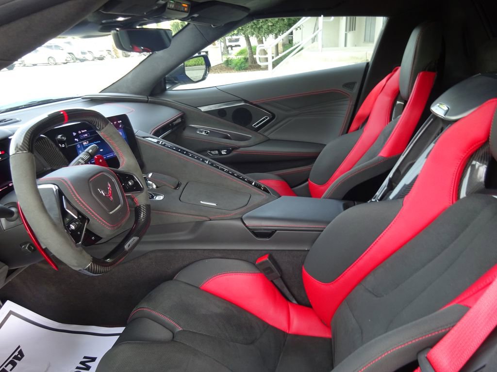 Used 2024 Chevrolet Corvette Z06 RWD image 16