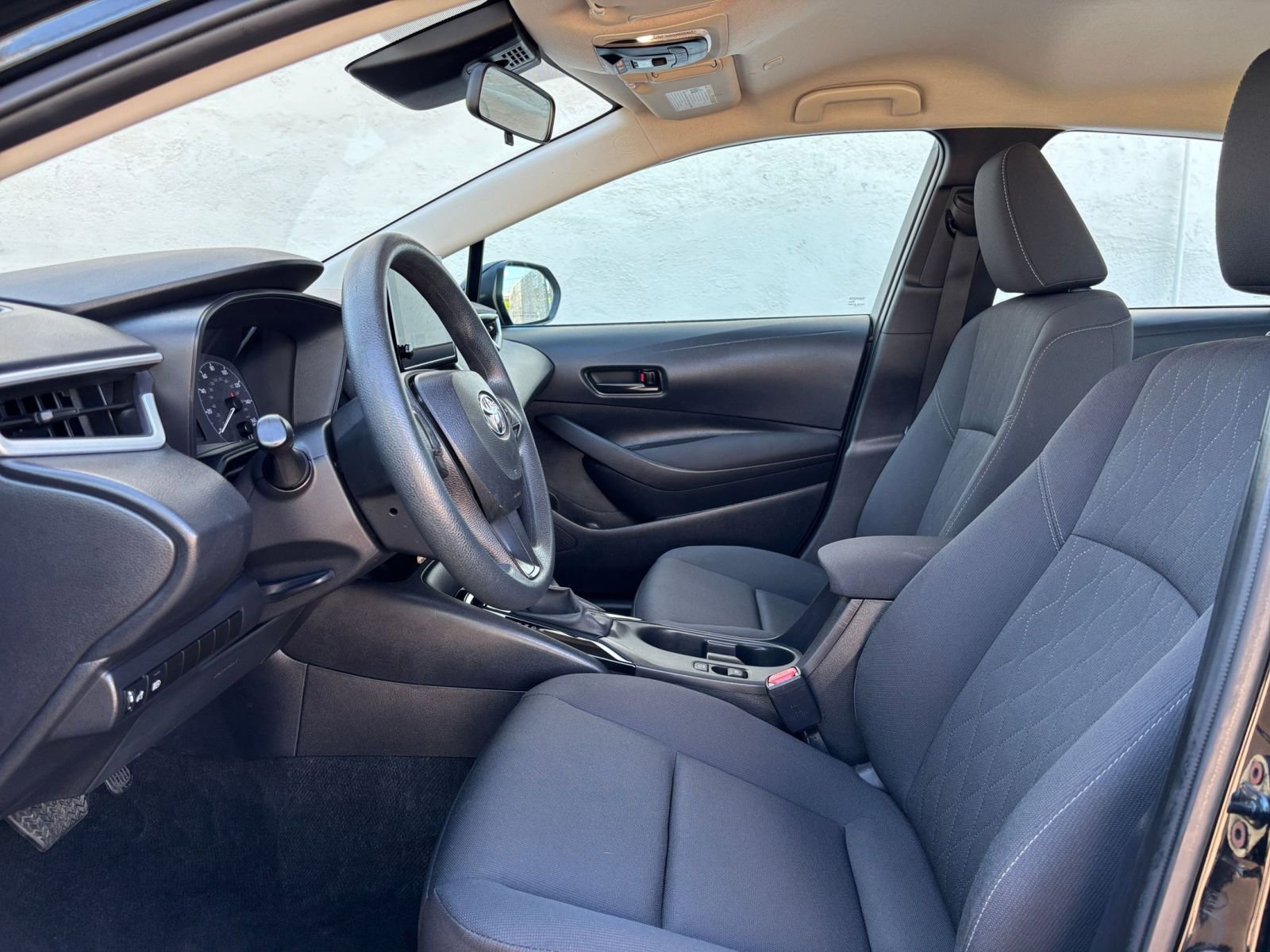 Used 2025 Toyota Corolla LE image 24