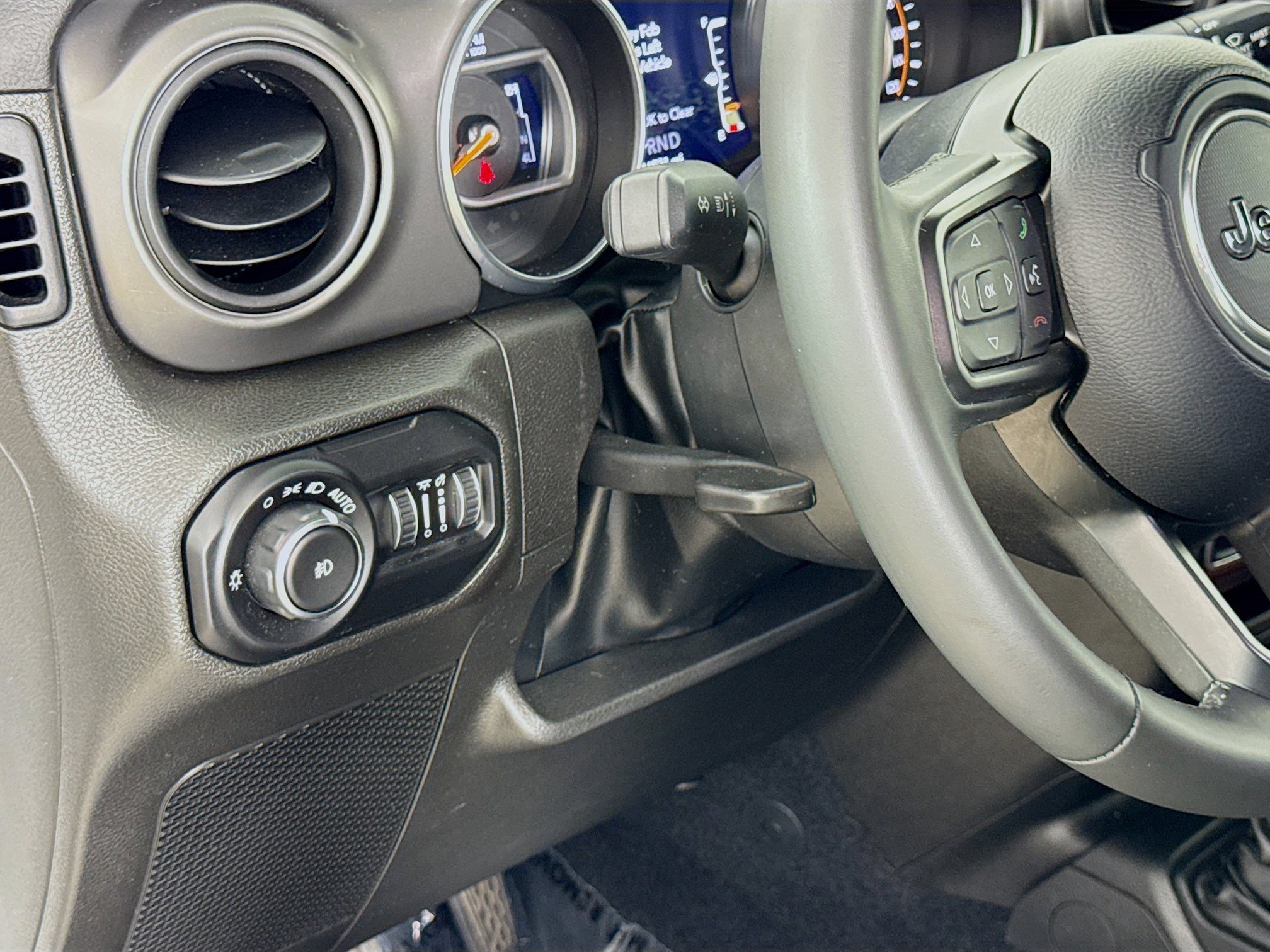 Used 2022 Jeep Wrangler Unlimited Sport image 10