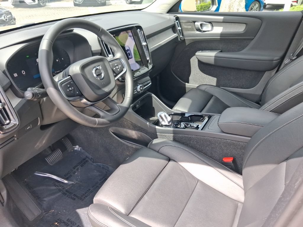 Used 2025 Volvo XC40 B5 Ultra w/ Protection Package AWD/4WD image 13