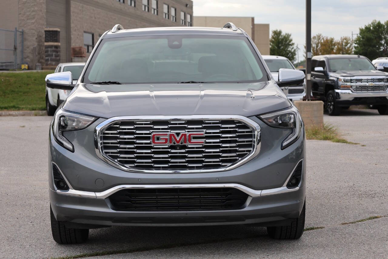 Used 2020 GMC Terrain Denali w/ Denali Premium Package image 2