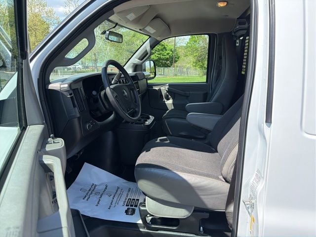 Used 2024 GMC Savana 2500 w/ Driver Convenience Package image 12