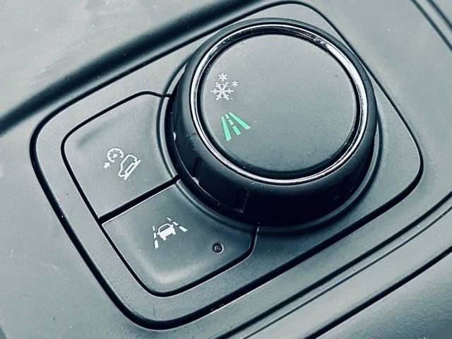 Used 2024 GMC Terrain SLE image 6