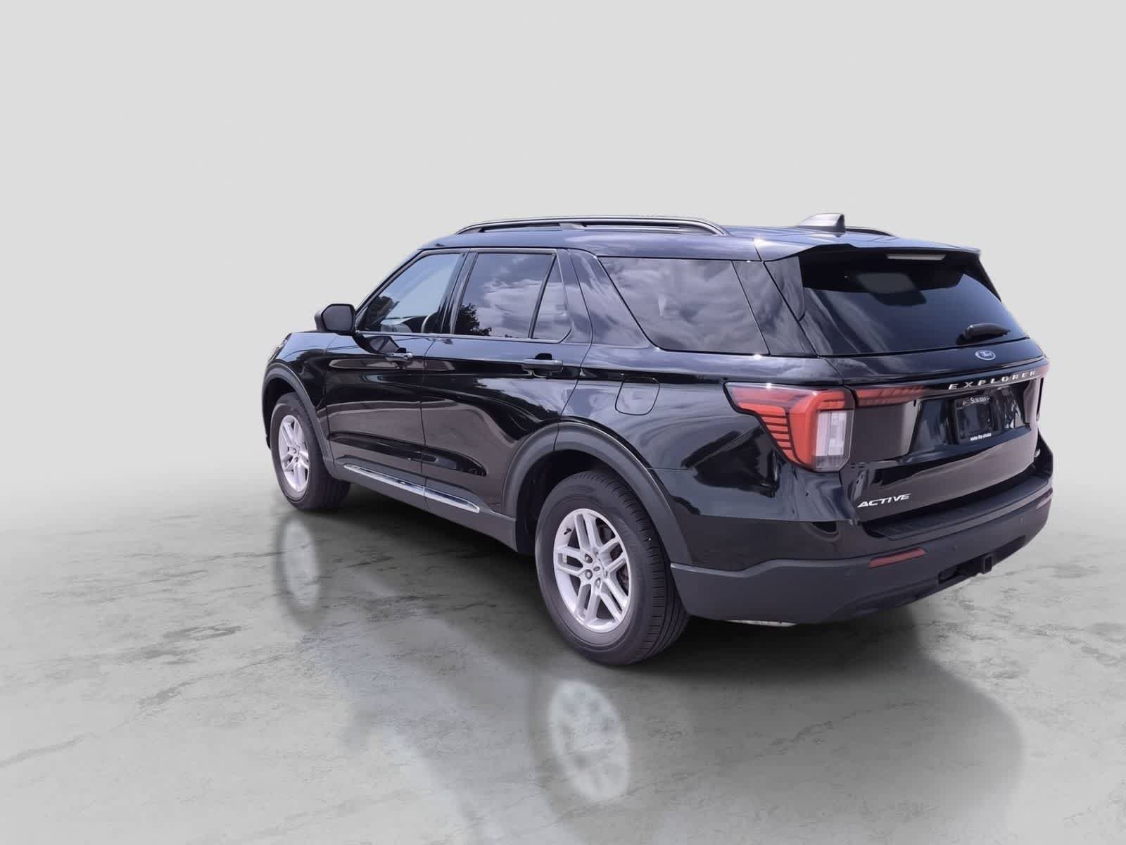 Certified 2025 Ford Explorer Active AWD/4WD image 6