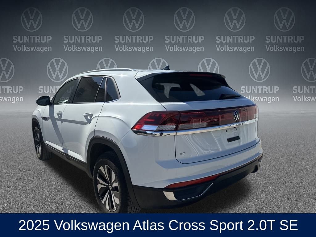 Used 2025 Volkswagen Atlas Cross Sport SE image 3