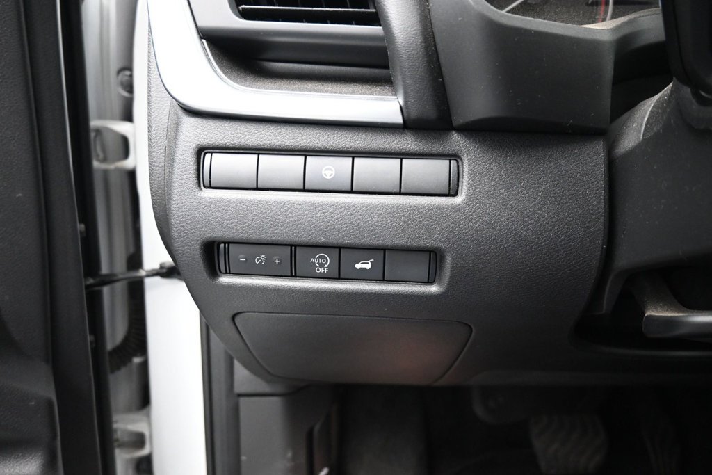 Used 2025 Nissan Rogue SV FWD image 17