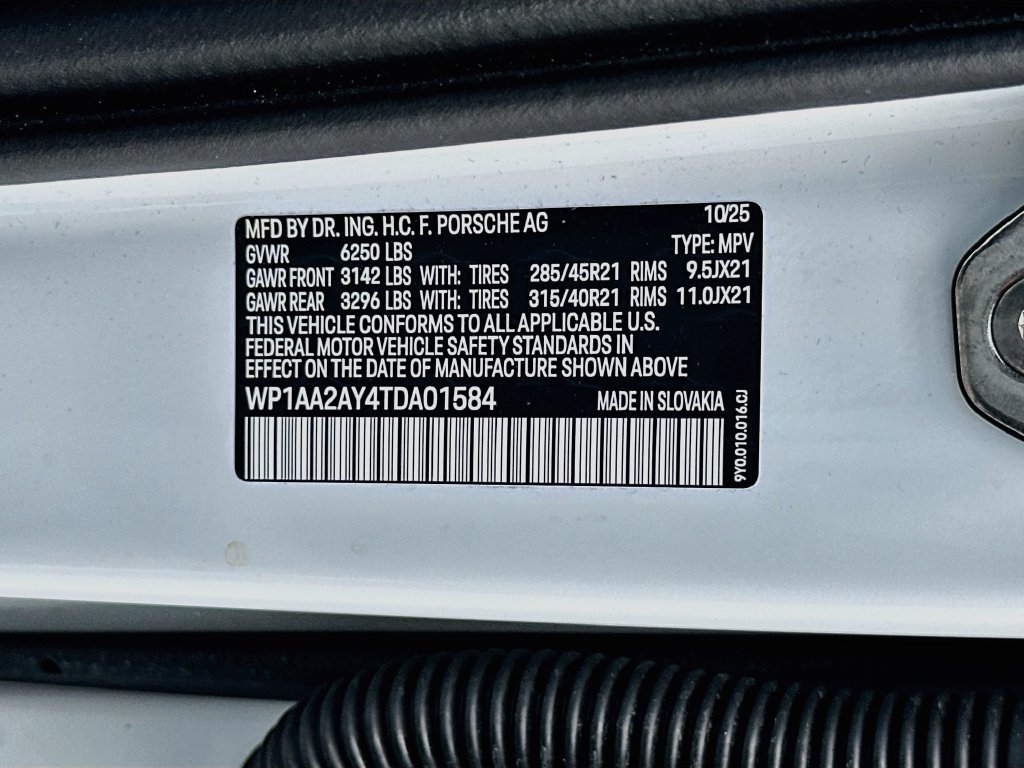 Certified 2026 Porsche Cayenne AWD/4WD image 31