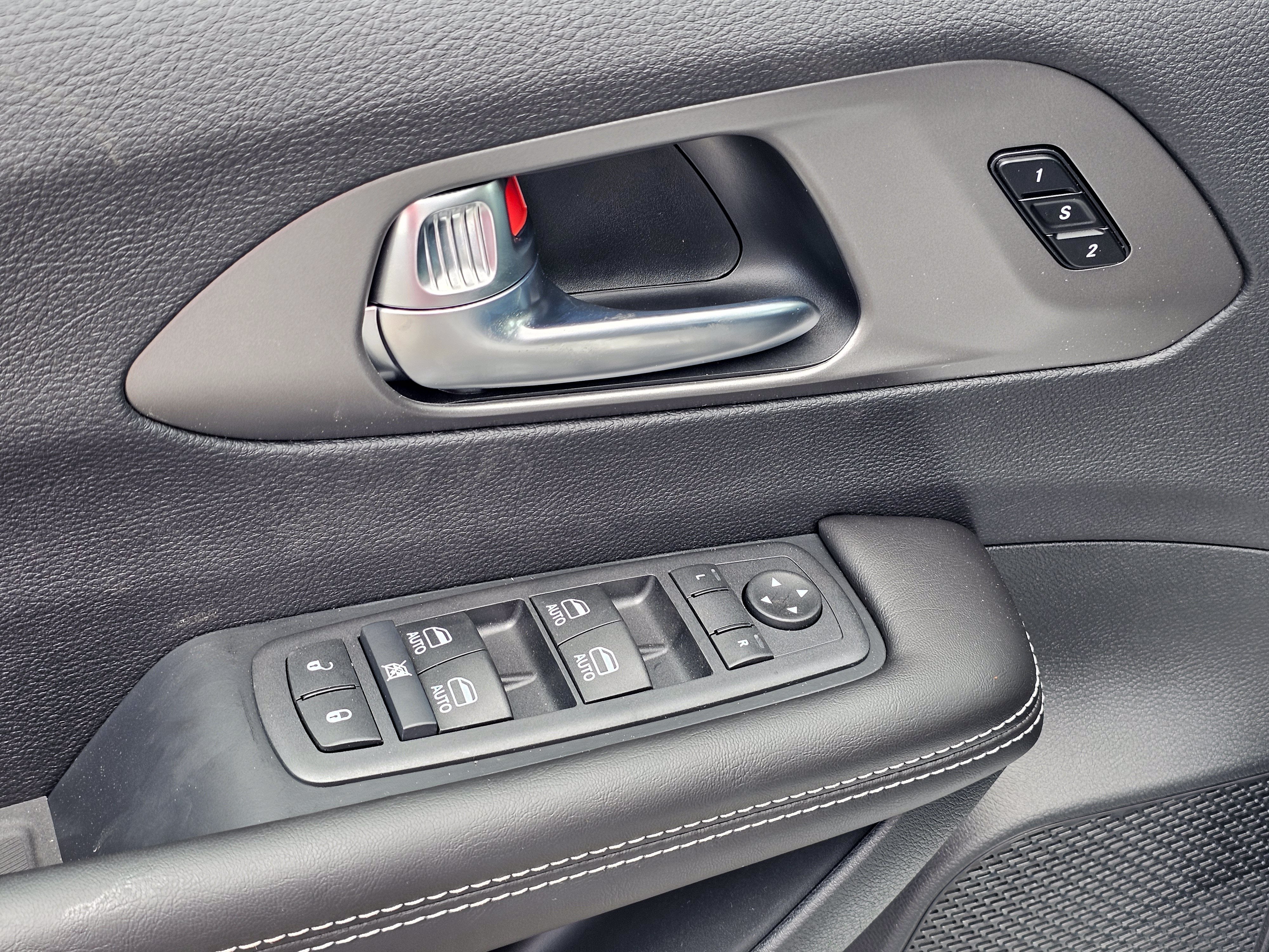 New 2027 Chrysler Pacifica Select FWD image 15