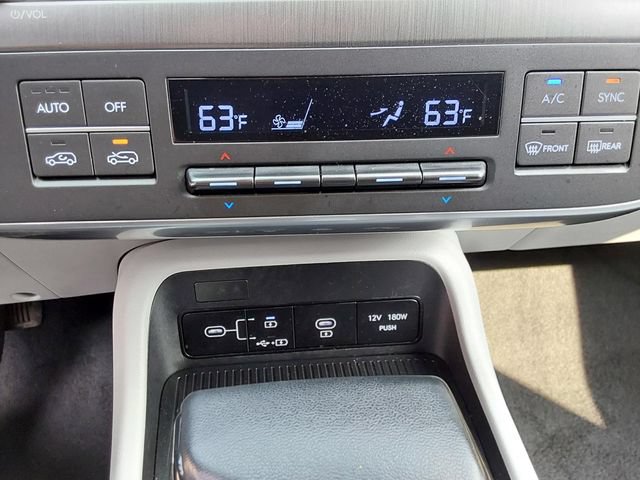 Used 2025 Hyundai Kona SEL AWD/4WD image 28