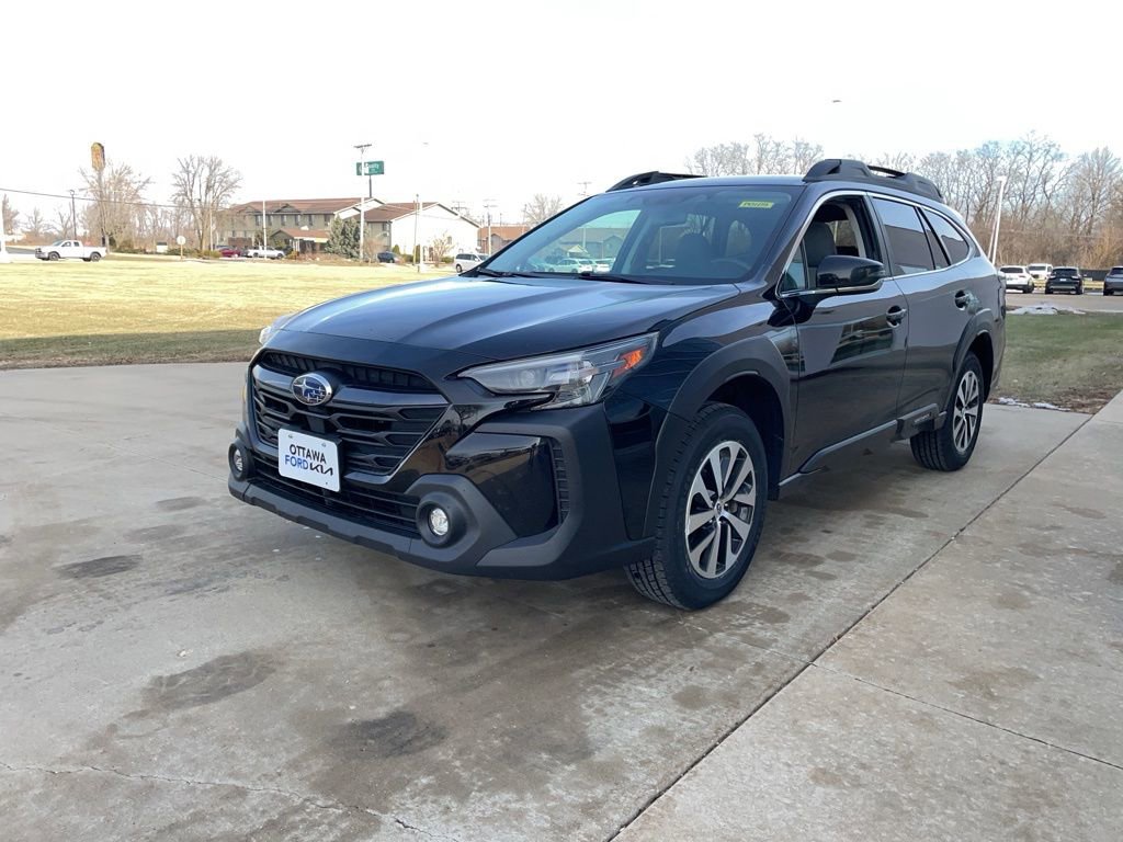 Used 2024 Subaru Outback Premium image 2