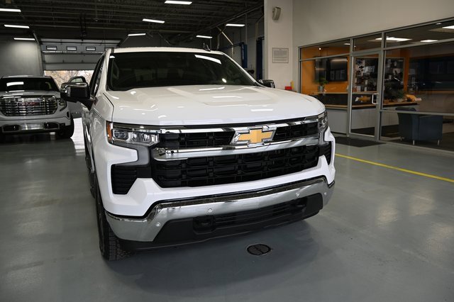 New 2026 Chevrolet Silverado 1500 LT image 3