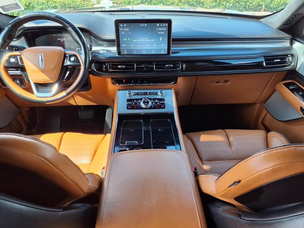 Certified 2023 Lincoln Aviator Black Label w/ Class IV Trailer Tow Package AWD/4WD image 9