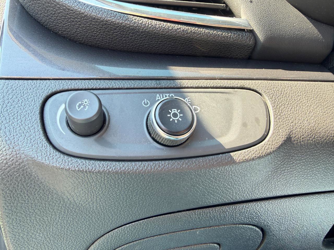 Used 2020 Buick Encore Preferred FWD image 33