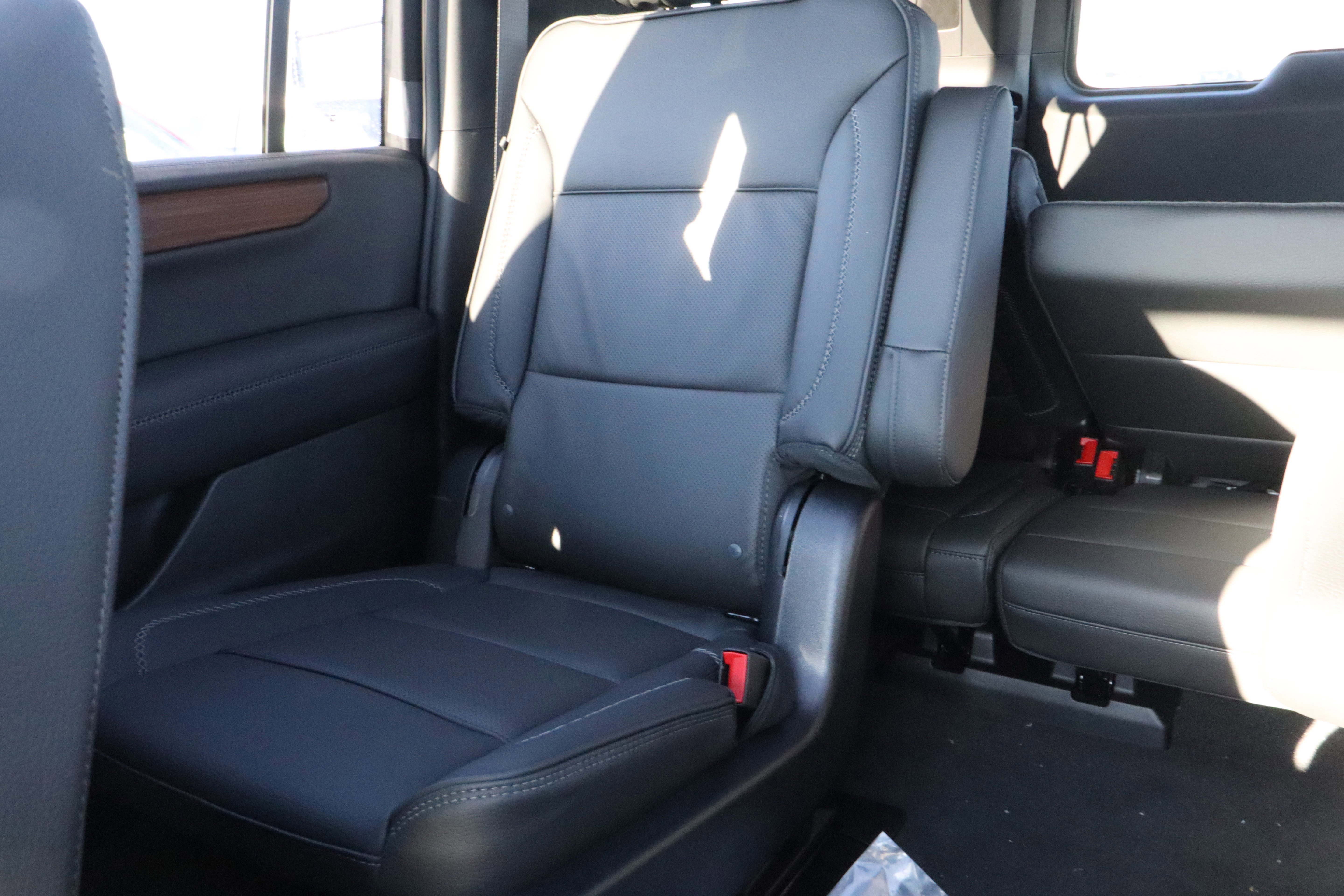 New 2026 GMC Yukon XL Denali w/ Sun & Power Step Package image 13