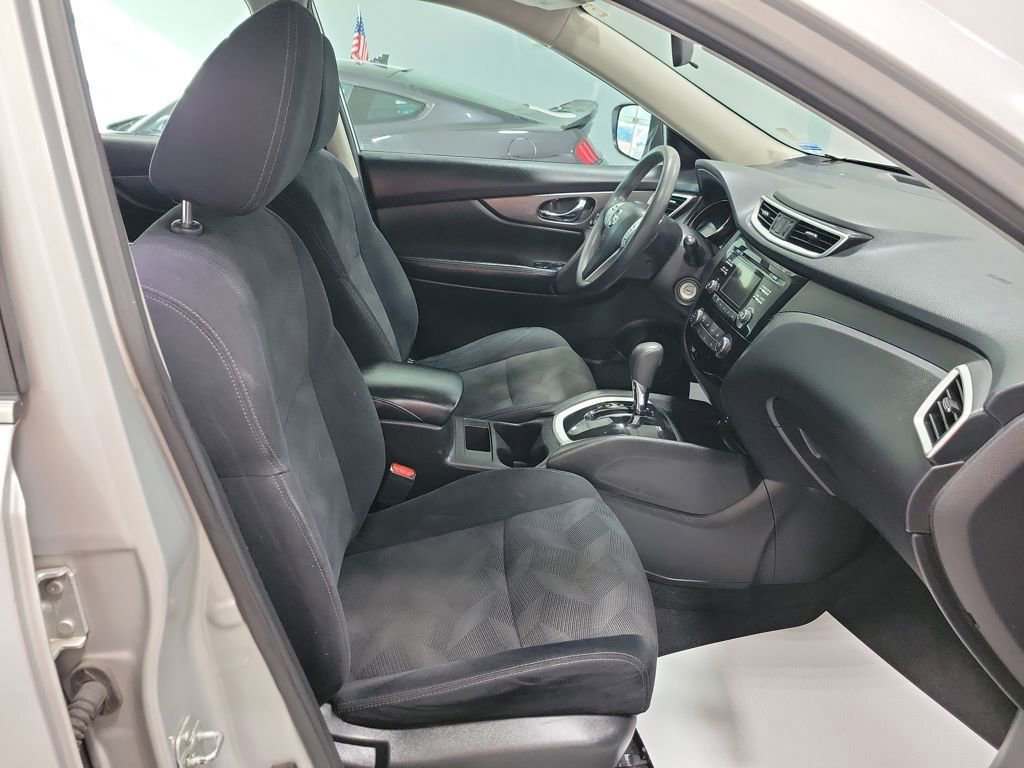 Used 2015 Nissan Rogue S image 20