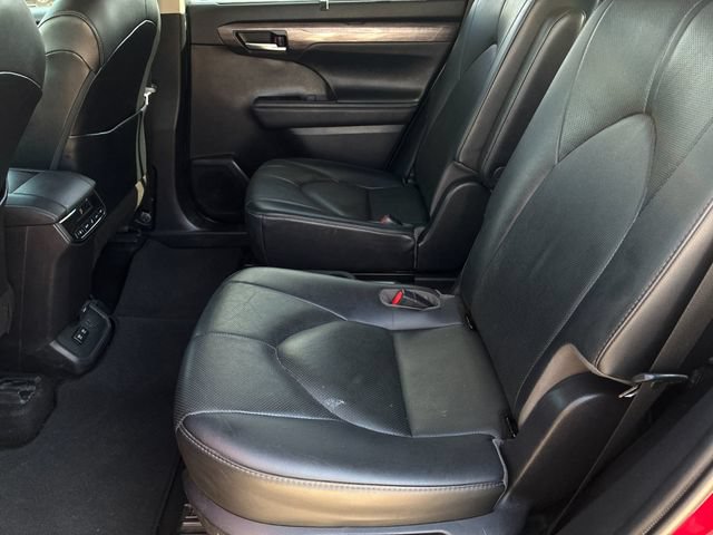 Used 2020 Toyota Highlander Limited FWD image 10