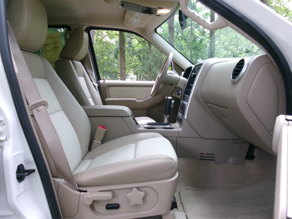 Used 2010 Mercury Mountaineer AWD image 21