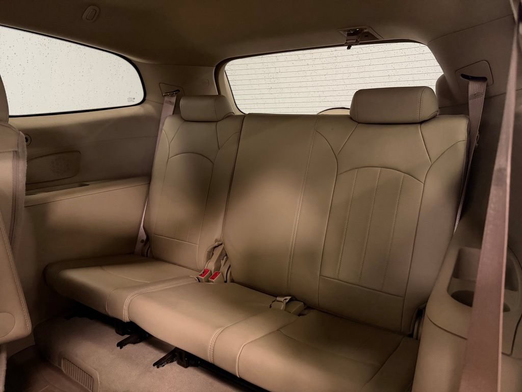 Used 2011 Buick Enclave CXL FWD image 21