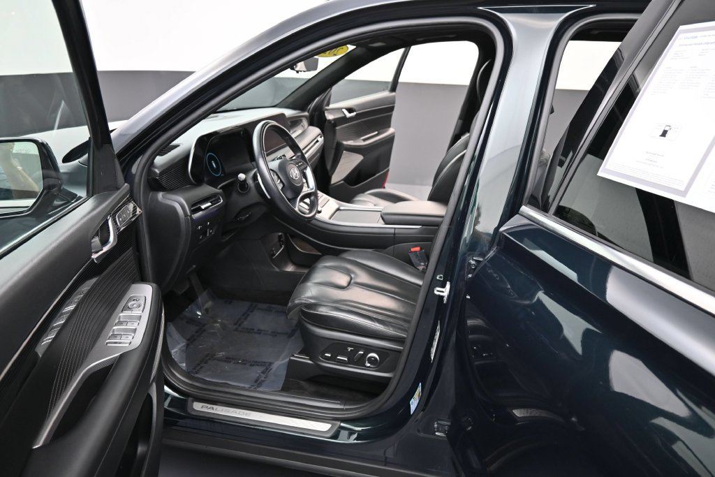 Certified 2024 Hyundai Palisade Calligraphy FWD image 13