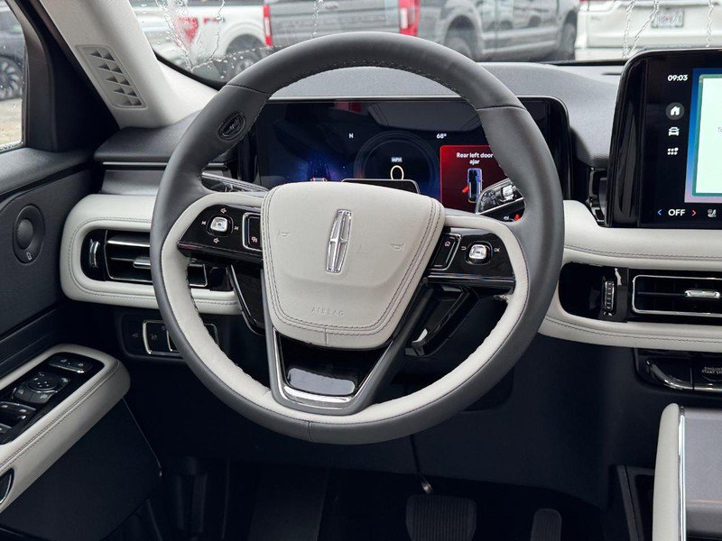 New 2025 Lincoln Aviator AWD w/ Equipment Group 101A image 14