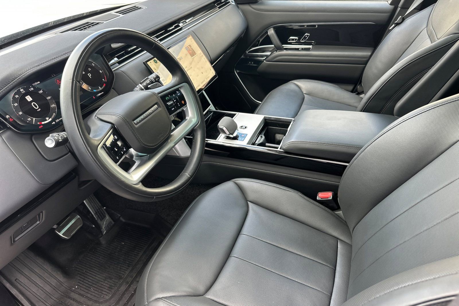 Used 2024 Land Rover Range Rover SE image 11