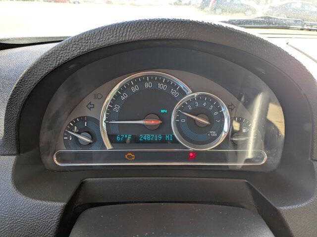 Used 2010 Chevrolet HHR LS image 18