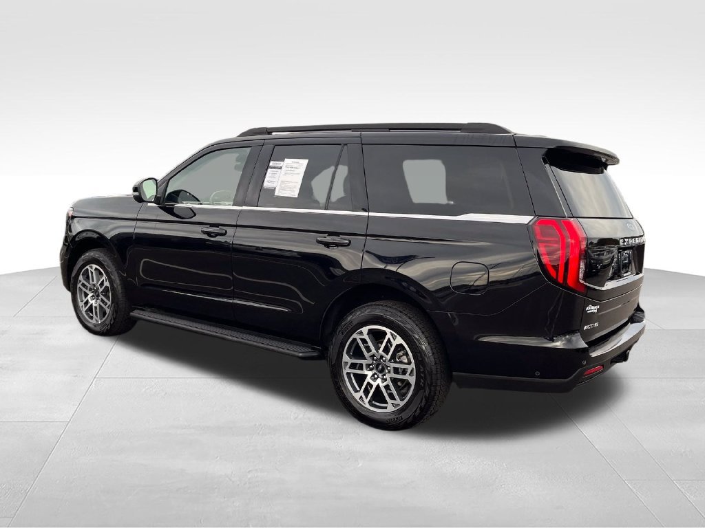 Used 2025 Ford Expedition Active AWD/4WD image 3