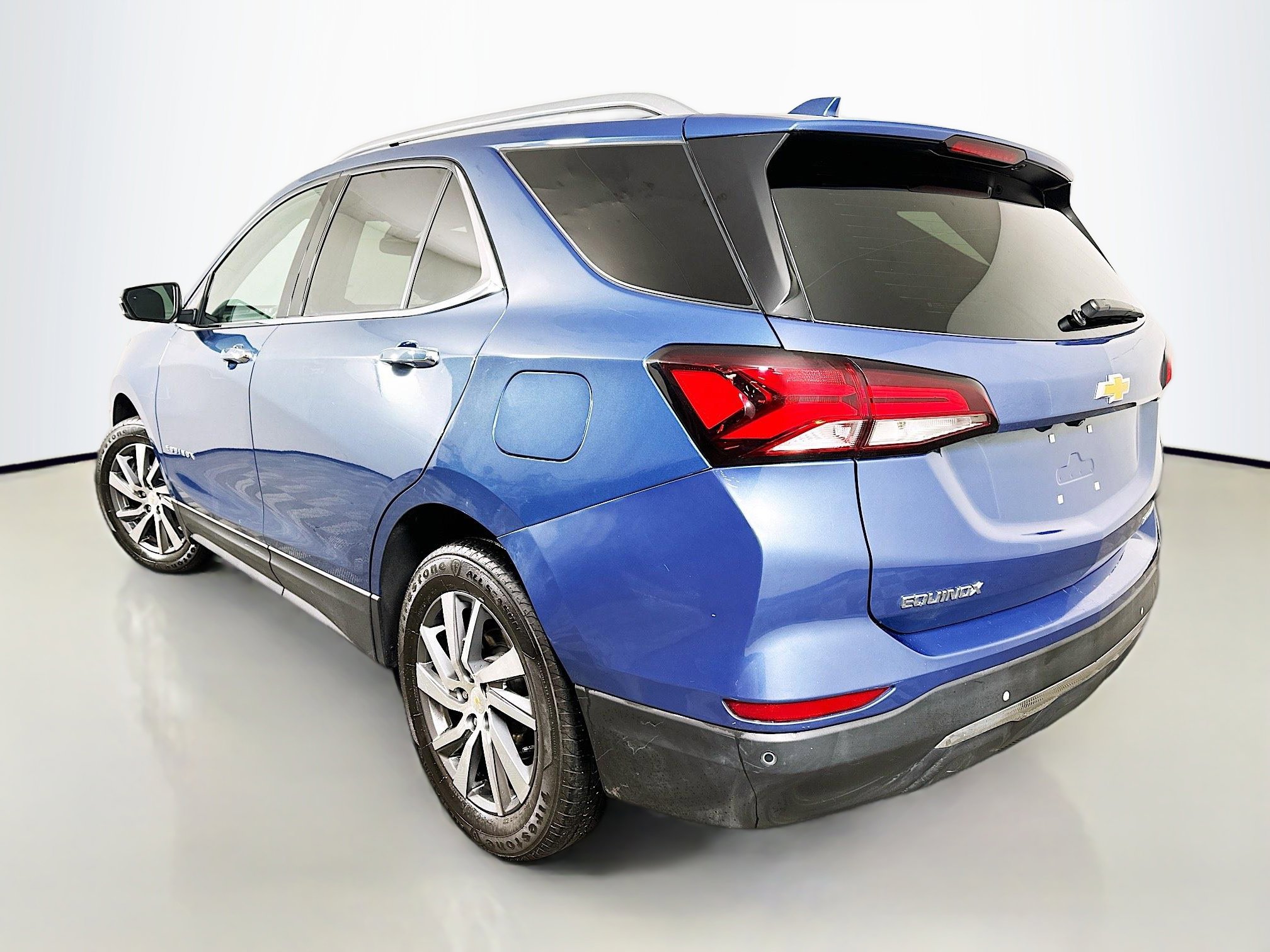 Used 2024 Chevrolet Equinox Premier AWD/4WD image 5