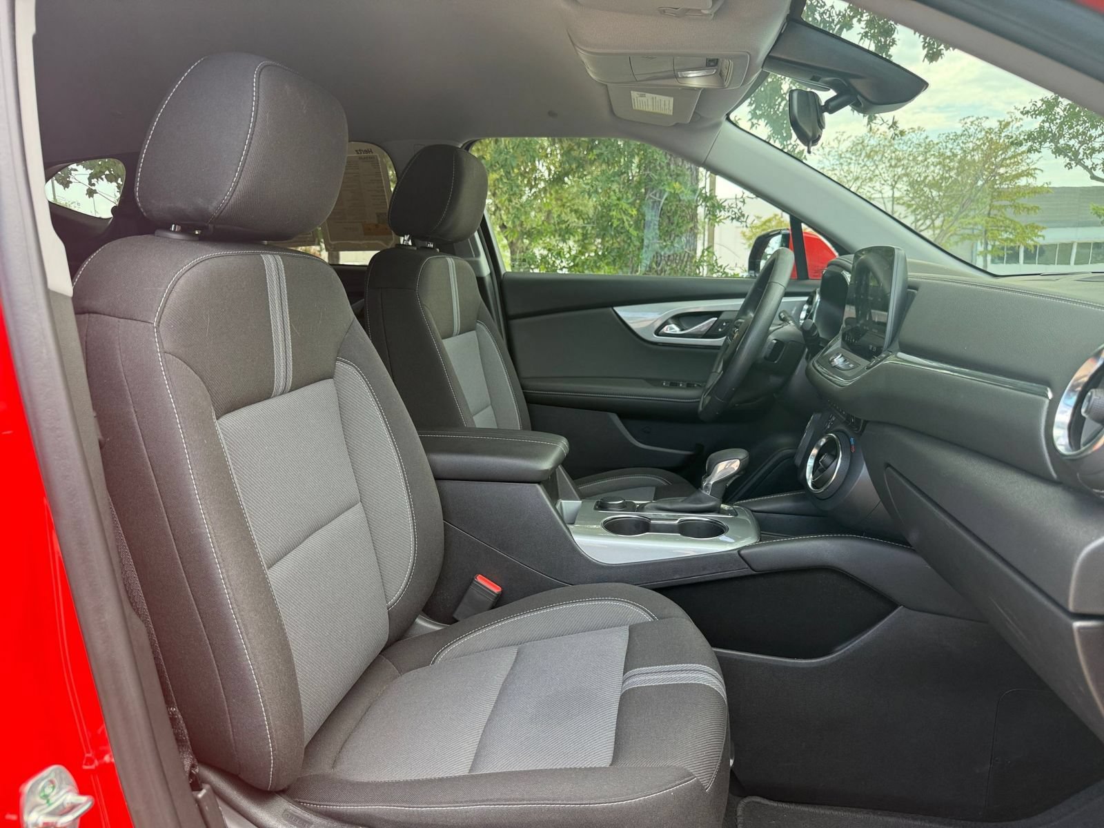 Used 2025 Chevrolet Blazer LT FWD image 38