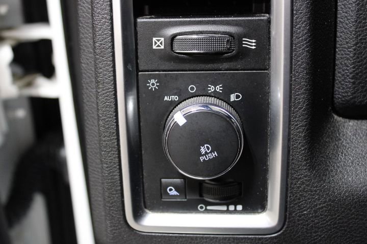 Used 2016 RAM 2500 Limited image 33