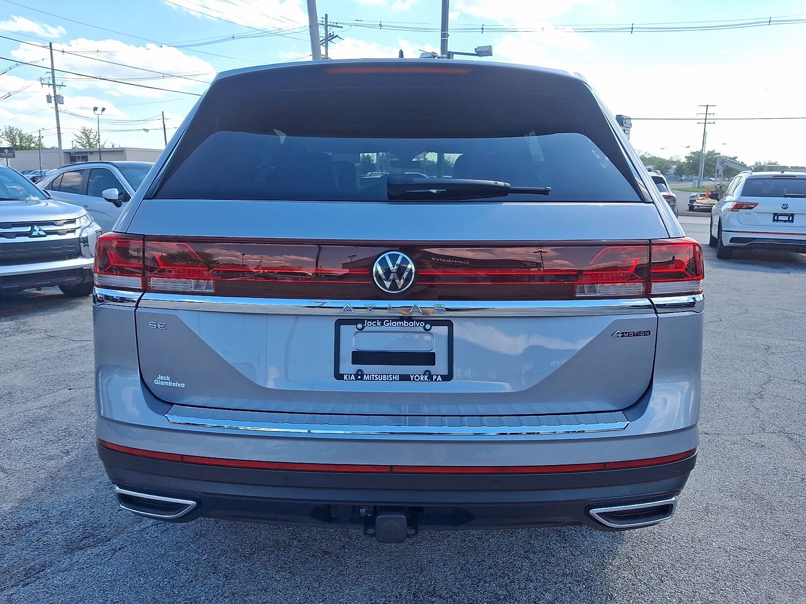 Used 2024 Volkswagen Atlas SE AWD/4WD image 5