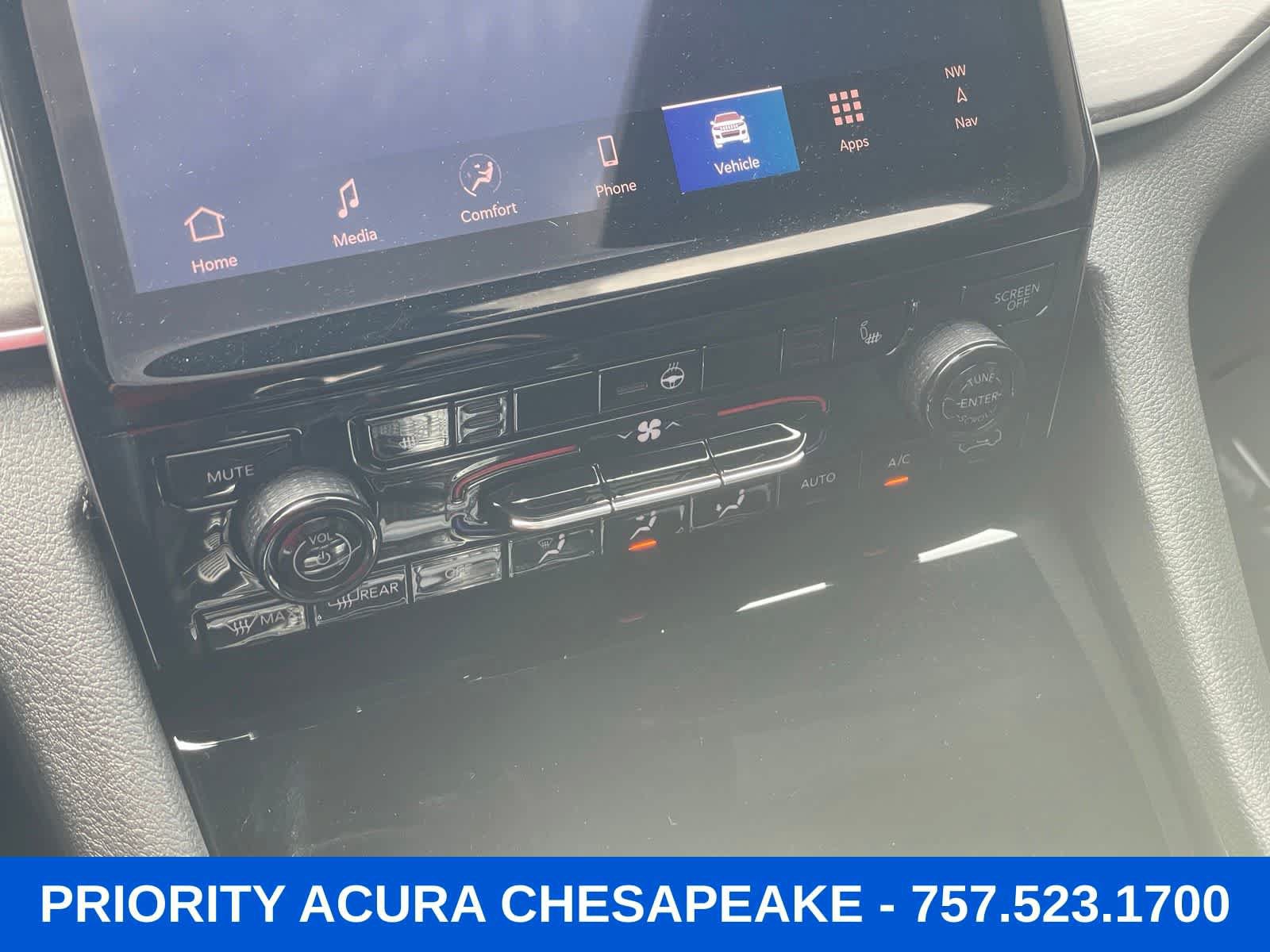 Used 2025 Jeep Grand Cherokee L Limited w/ Black Appearance Package AWD/4WD image 18