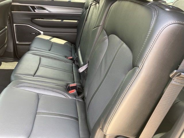 New 2026 Jeep Grand Wagoneer Limited w/ Convenience Group I AWD/4WD image 22
