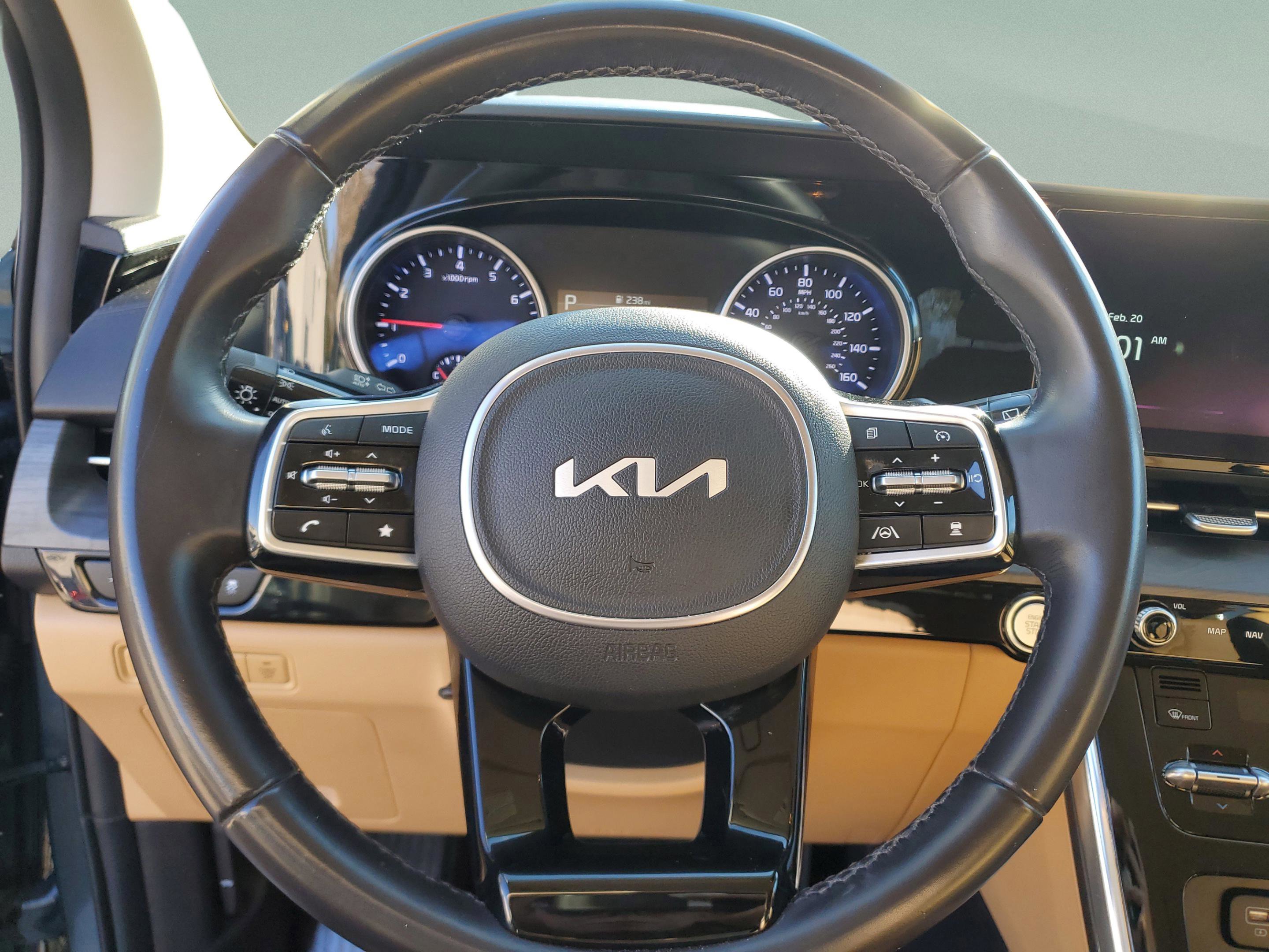 Certified 2023 Kia Carnival EX image 21