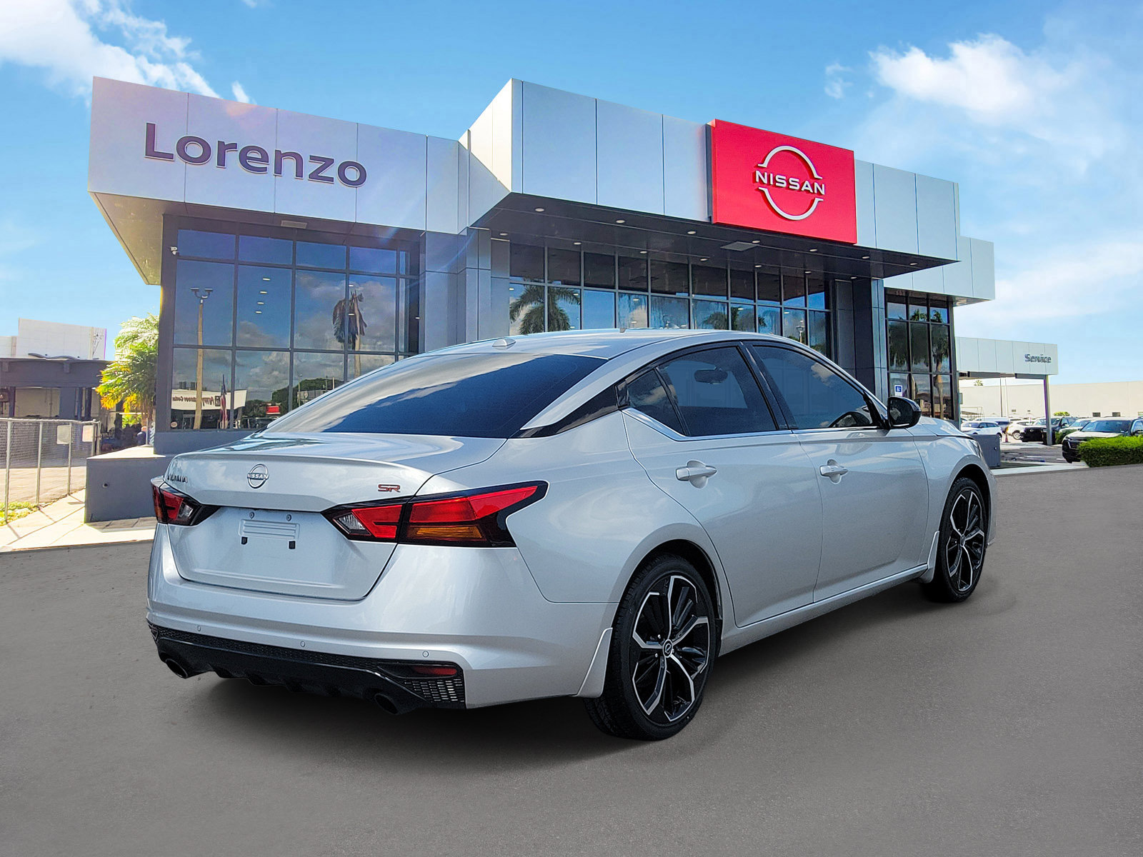 Used 2024 Nissan Altima 2.5 SR w/ SR Premium Package FWD image 5
