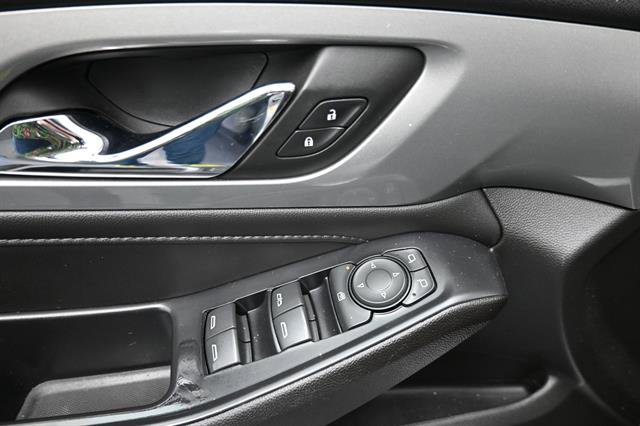 Used 2022 Chevrolet Traverse LT FWD image 6
