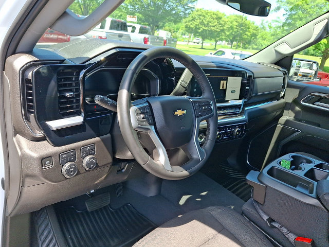 Used 2023 Chevrolet Silverado 1500 LT w/ Z71 Off-Road Package AWD/4WD image 10