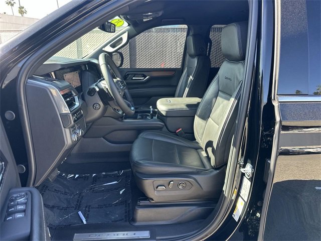 Used 2025 GMC Yukon XL Denali image 18