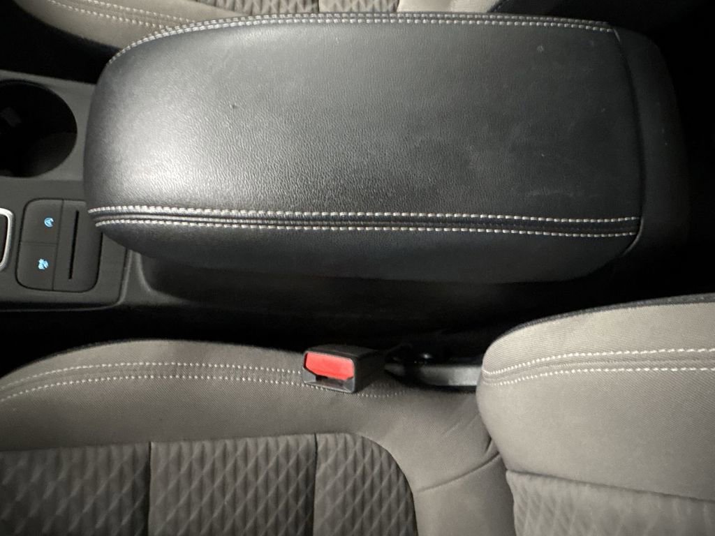 Used 2022 Ford Escape SE image 49