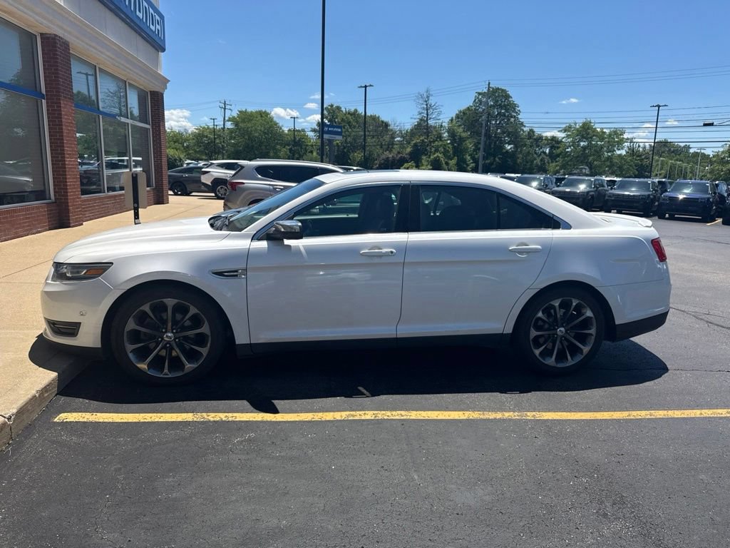 Used 2013 Ford Taurus Limited FWD image 3