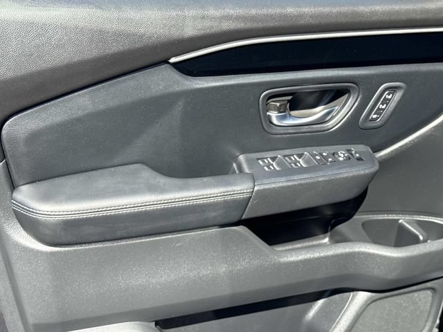 Used 2025 Honda Pilot EX-L image 19