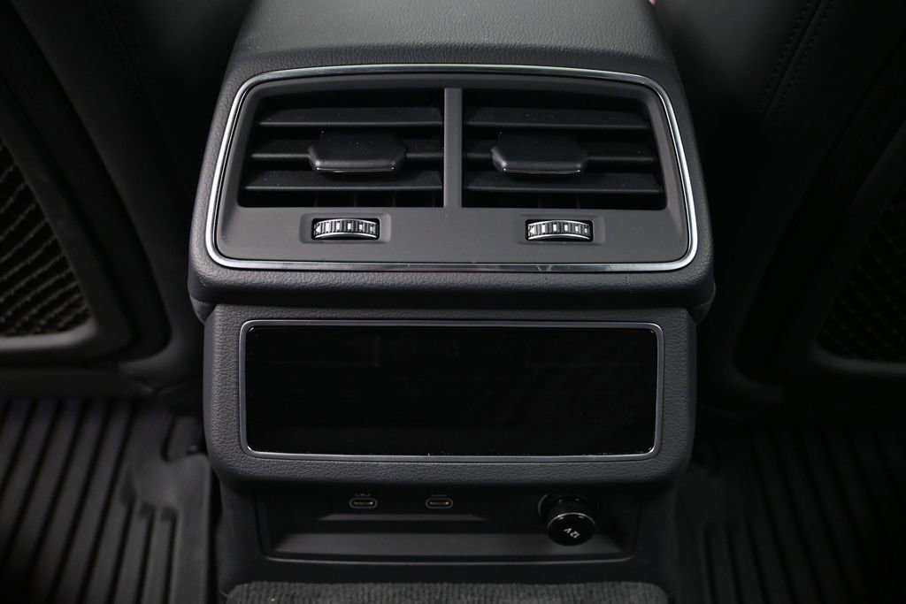 Used 2025 Audi RS 7 Performance w/ Matte Carbon Package AWD/4WD image 8