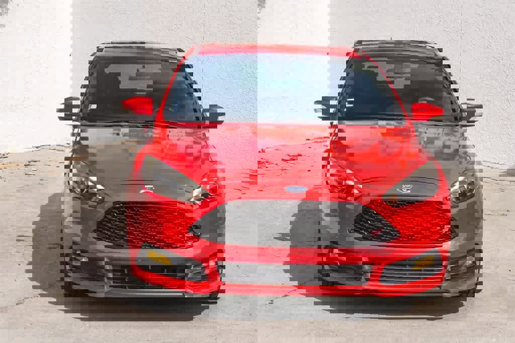 Used 2016 Ford Focus ST w/ Equipment Group 402A image 2