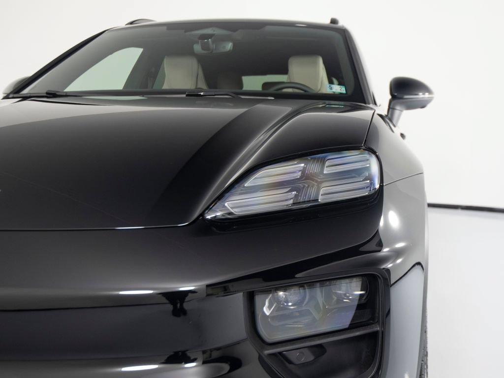 New 2026 Porsche Macan 4 Electric AWD/4WD image 38