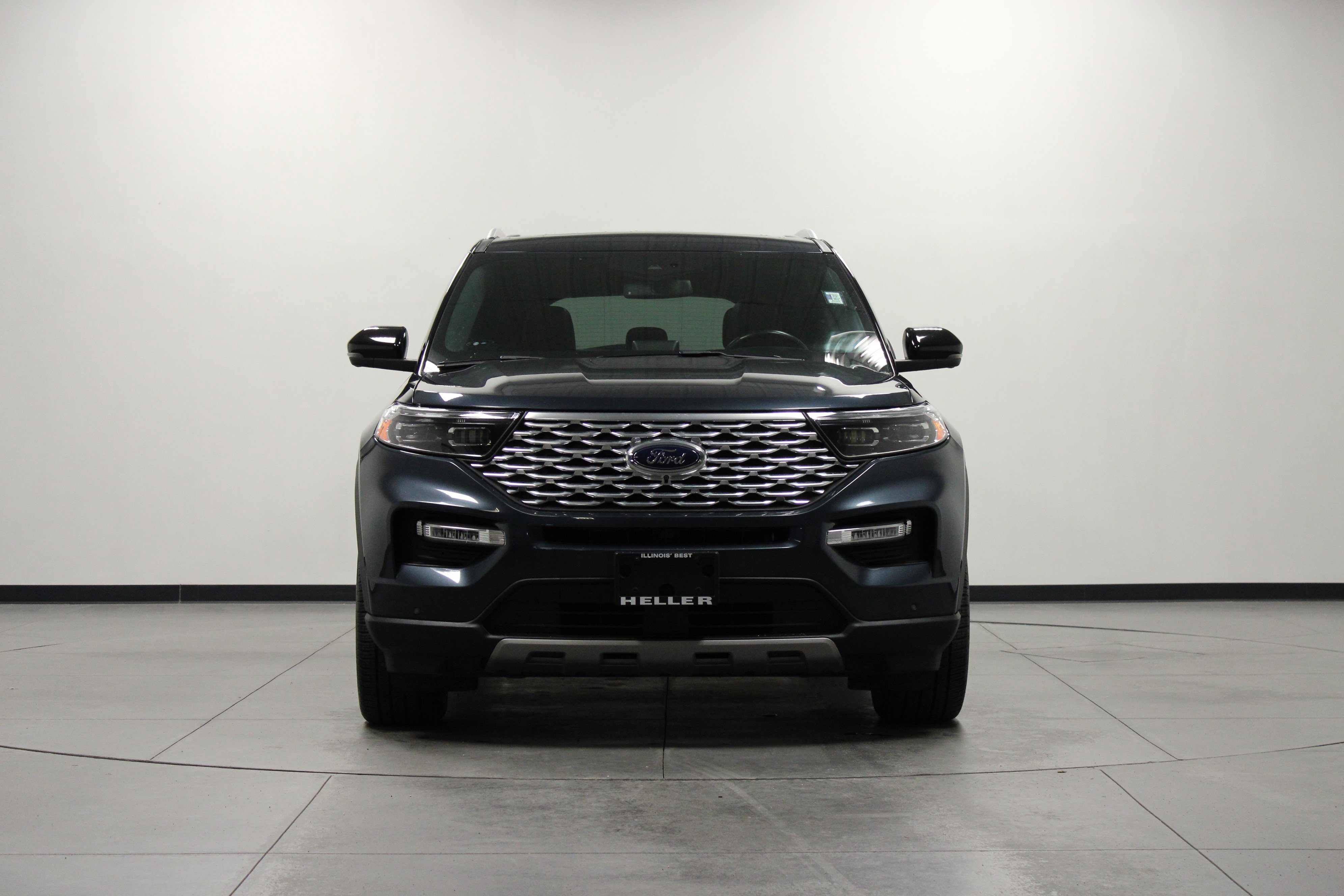 Used 2022 Ford Explorer Platinum w/ Technology Package RWD image 9