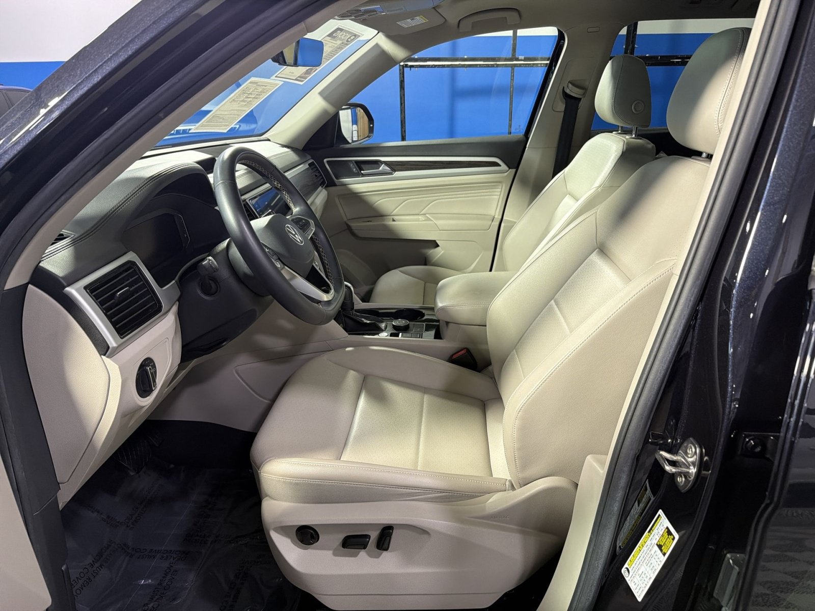 Used 2023 Volkswagen Atlas SE w/ Panoramic Sunroof Package AWD/4WD image 24