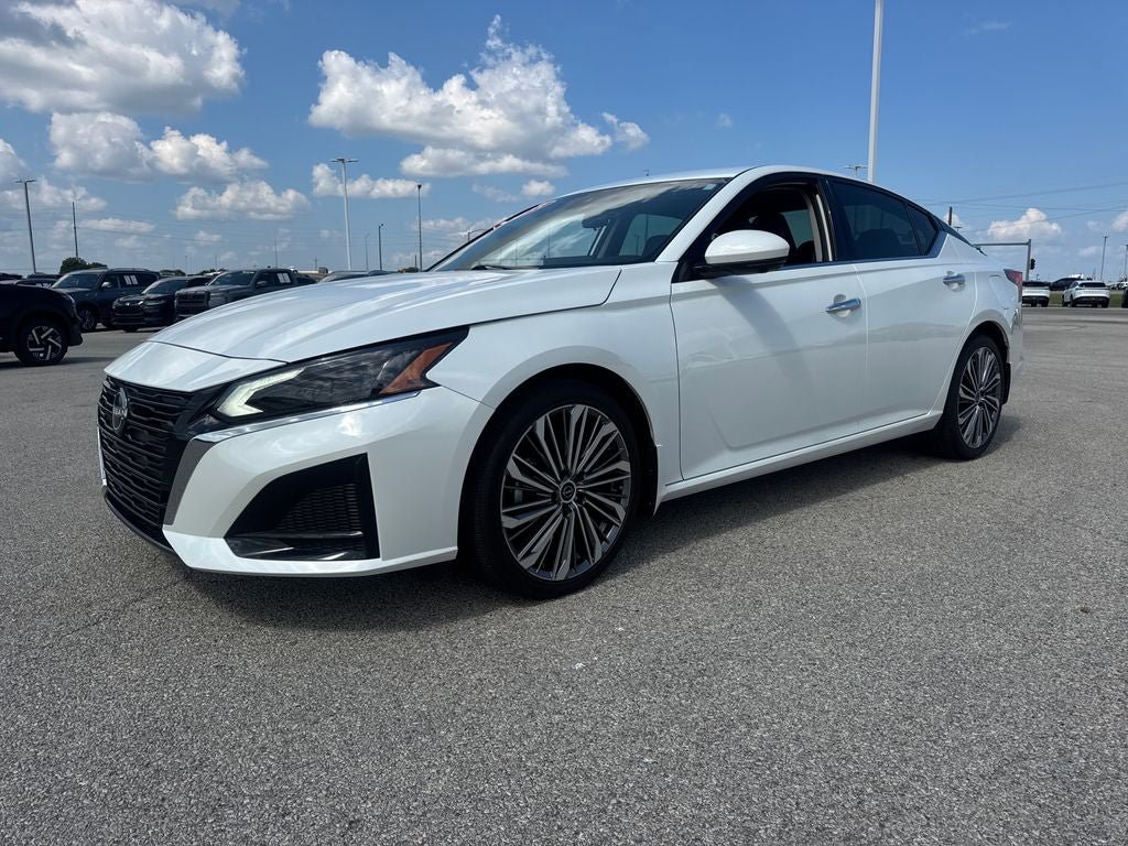 Used 2023 Nissan Altima 2.5 SL FWD image 2