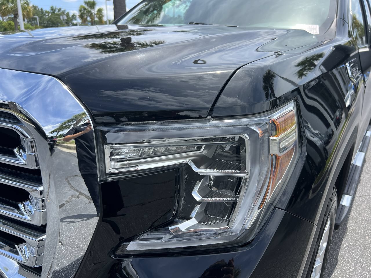 Used 2019 GMC Sierra 1500 SLT w/ SLT Premium Plus Package AWD/4WD image 6