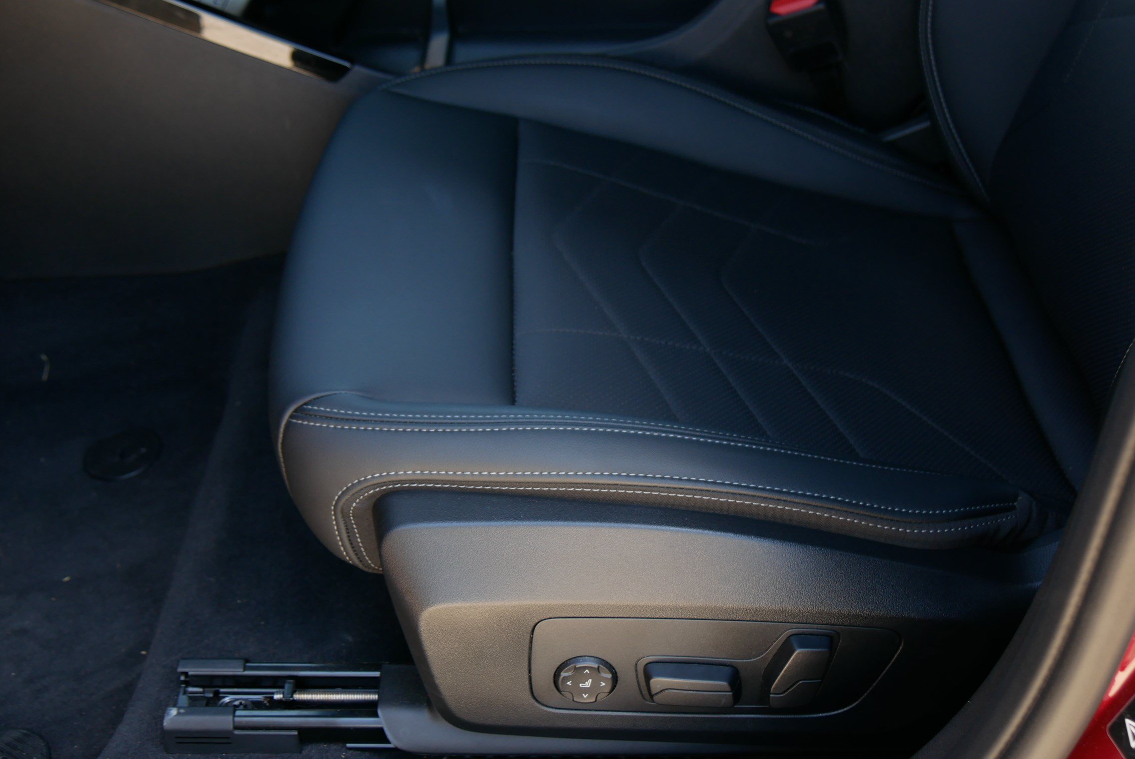 Certified 2026 BMW X2 xDrive28i AWD/4WD image 26