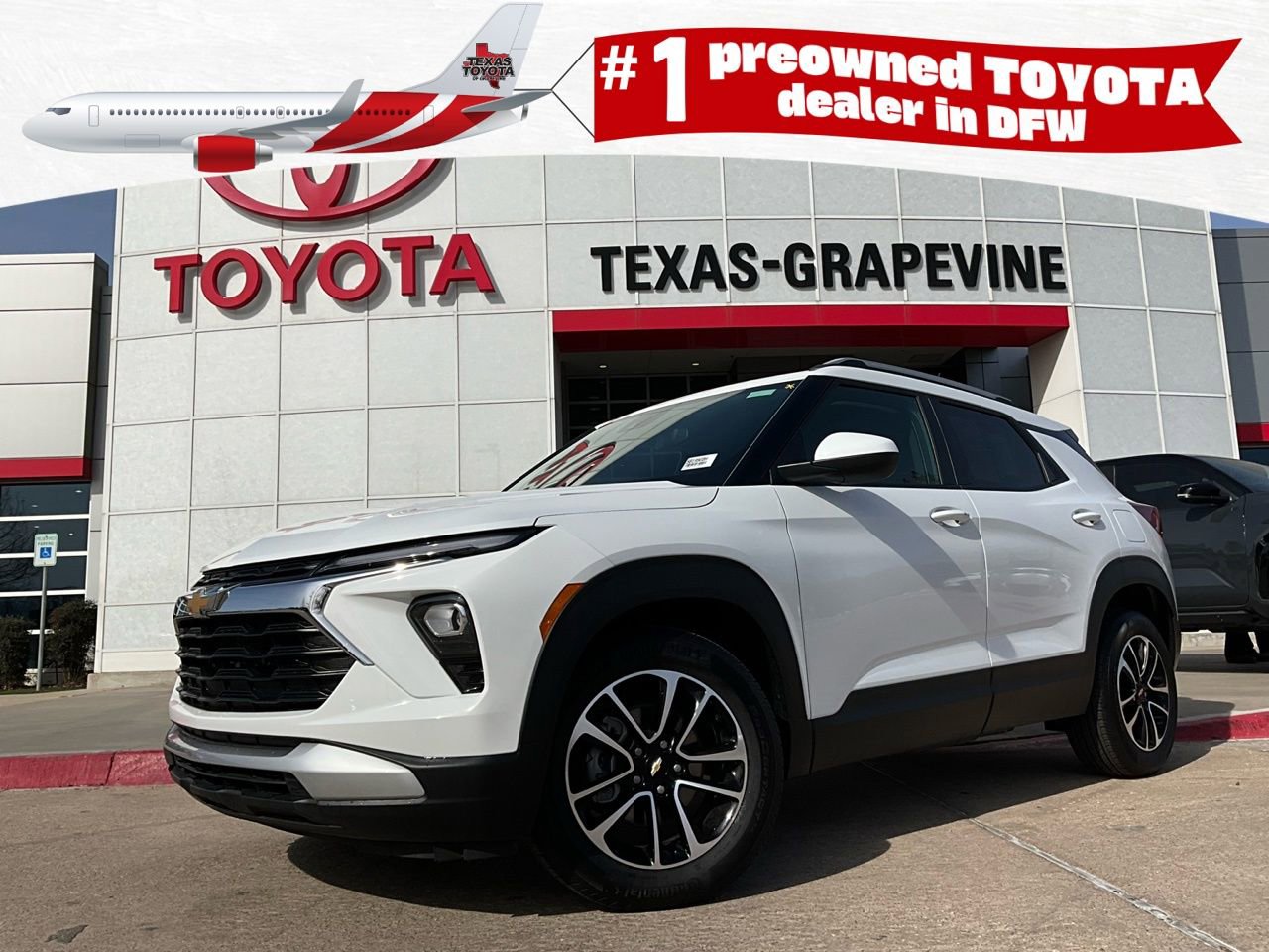 Used 2025 Chevrolet TrailBlazer LT image 1